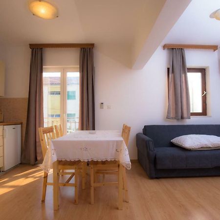 Dagulo Appartement Primošten Buitenkant foto