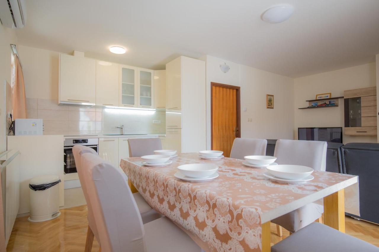 Dagulo Appartement Primošten Buitenkant foto