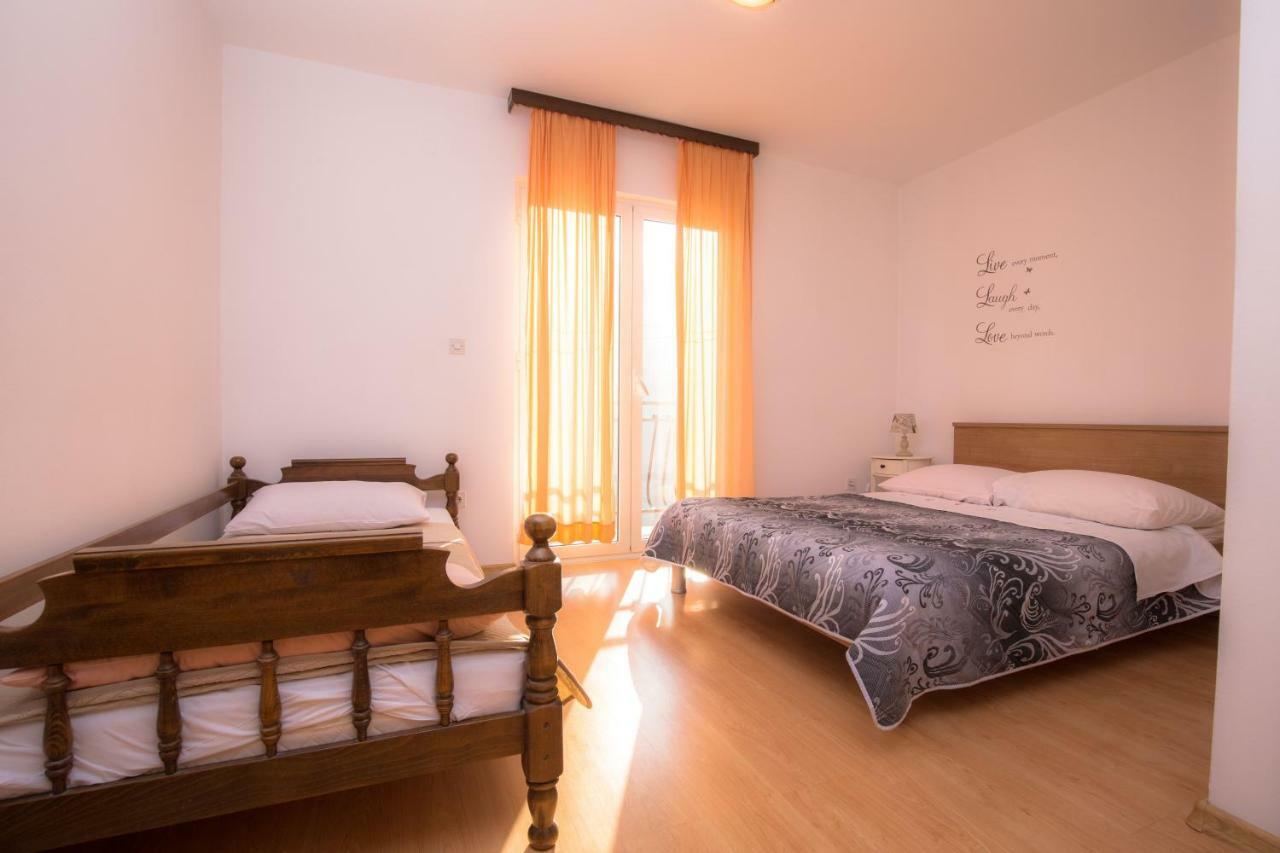 Dagulo Appartement Primošten Buitenkant foto