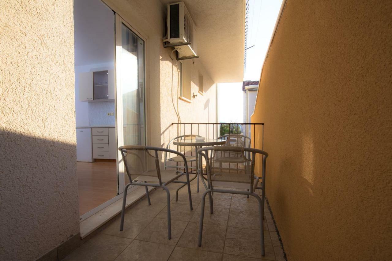Dagulo Appartement Primošten Buitenkant foto