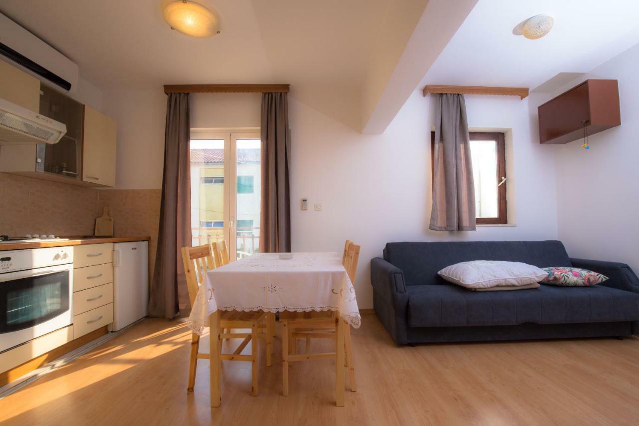 Dagulo Appartement Primošten Buitenkant foto