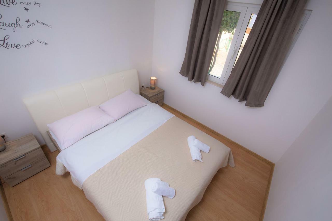Dagulo Appartement Primošten Buitenkant foto