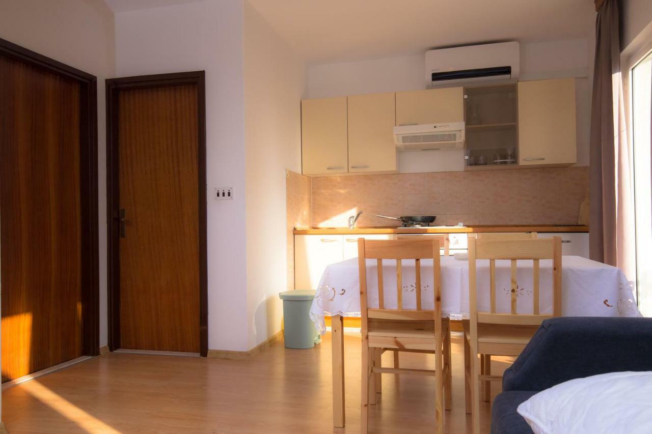 Dagulo Appartement Primošten Buitenkant foto